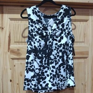 Black and White Sleeveless Top